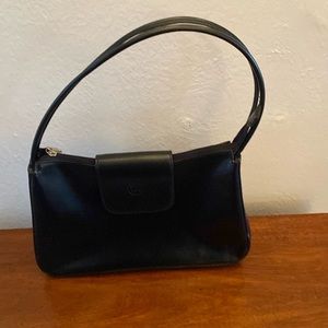 YEO Black Leather  Purse lined in black fabric with three pockets - two zippered